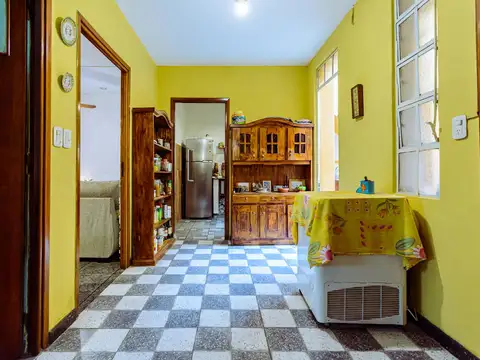 Casa 5 ambientes con 1 baño
