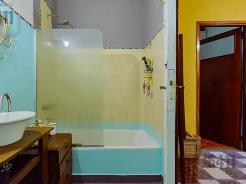 Casa 5 ambientes con 1 baño