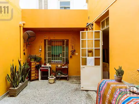 Venta Casa 5 ambientes al frente Orientacion Norte en Velez Sarsfield