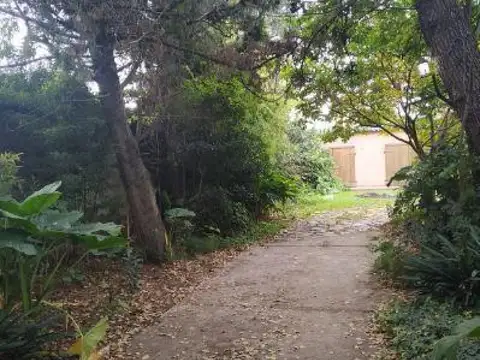 Casa 6 ambientes con 1 baño