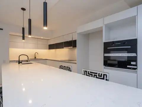 Departamento 5 ambientes con 4 baños