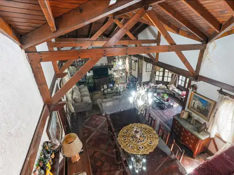 Venta Casa Quinta con pileta en Barrio Corimayo