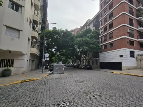 Venta Departamento 2 ambientes con dependencia y patio luminoso en la zona de la Isla en Recoleta.