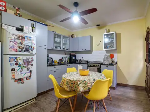 Depto Tipo Casa en Venta 60 años