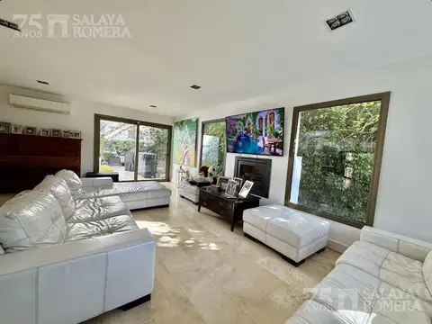 Hipolito Yrigoyen  al 2400