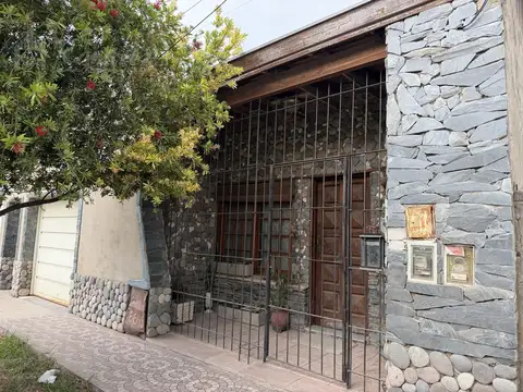 Casa En Venta 3 Amb. A 100 mts. Av. Libertador Ruta 23 - Moreno