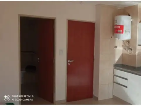 Monoambiente Pichincha-  Tucumàn 2600- Balcòn-  Luminoso- Contrafrente