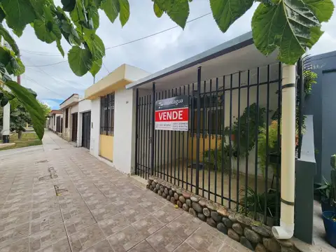 Casa con Departamento en Venta B° Canciller, Maipú