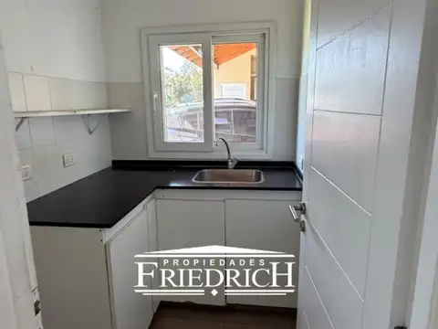 Casa en Alquiler en Álvarez Del Bosque, USD 1.200