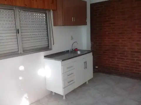 Depto Tipo Casa en Alquiler de 1 dormitorio