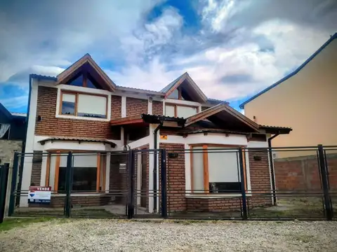 CASA 3 DORM-2BAÑOS- 2 PLANTAS-