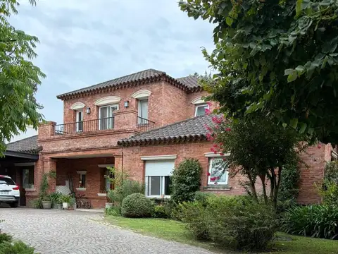 Casa en Martindale C.C