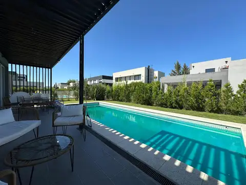 Casa en Alquiler de 3 dormitorios