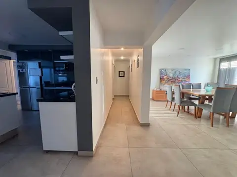 Casa 6 ambientes con 2 baños