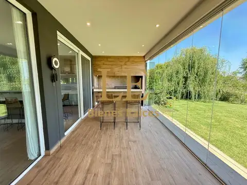 Casa 3 ambientes con 3 baños