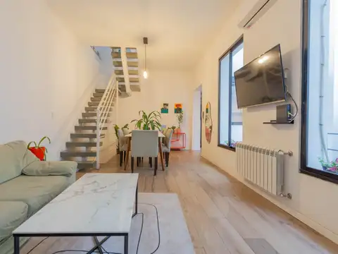 Depto Tipo Casa 4 ambientes con 3 baños