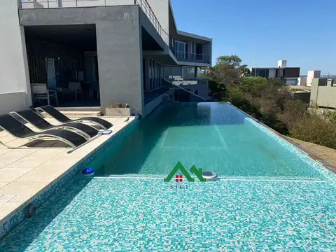 Casa en venta en La Rufina – 4 dormitorios, pileta y vistas únicas a las sierras