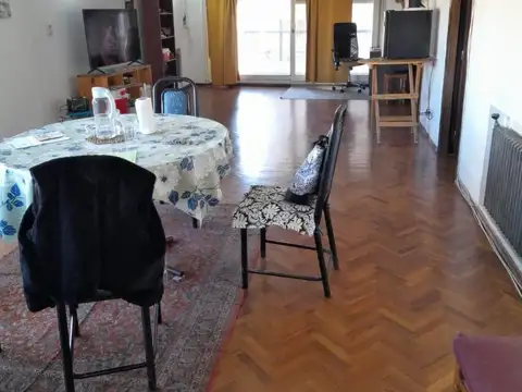 Departamento 5 ambientes con 2 baños