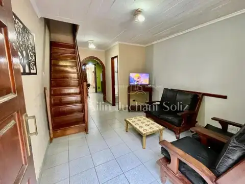 Casa 4 ambientes con 2 baños