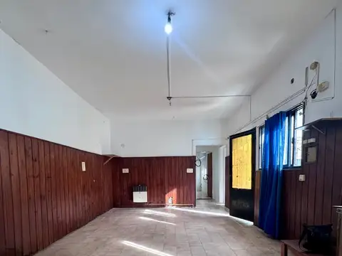 Casa 6 ambientes con 2 baños