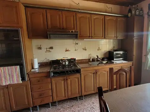 Casa en Venta con 6 cocheras