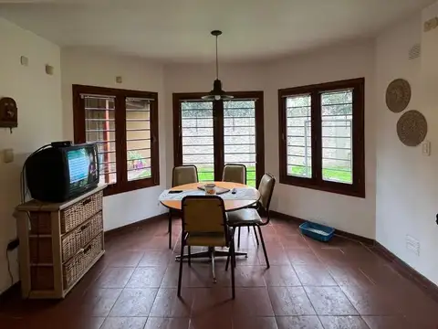 VENTA HERMOSA CASA 3 AMB PADUA SUR