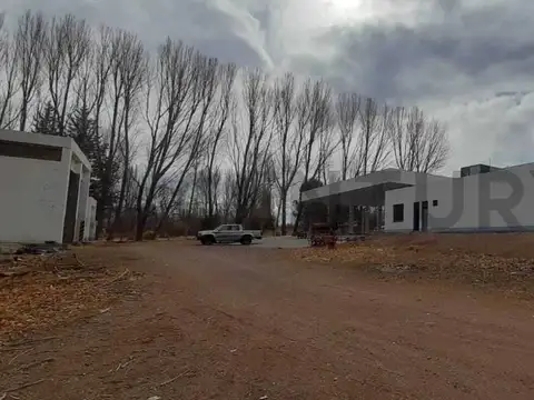 ESTACION DE SERVICIO EN USPALLATA, MENDOZA