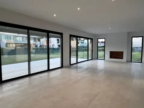 Casa en Venta en Pilar, USD 550.000