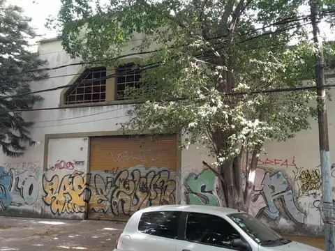 Galpon en Alquiler 18  mts Frente