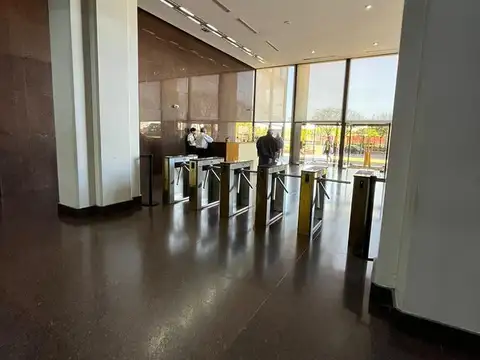 Oficina Monoambiente con 4 baños