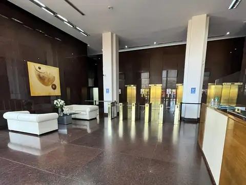 Oficina en Alquiler en Catalinas, USD 7.600