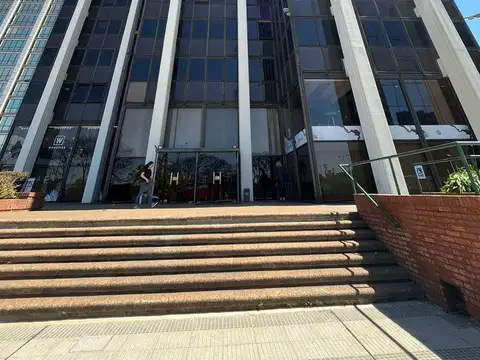 Avenida Eduardo Madero 1000