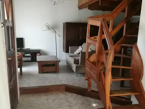 Casa 5 ambientes con 1 baño