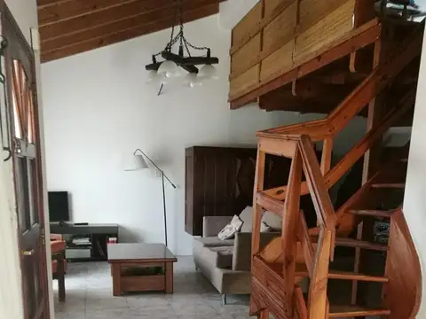 Casa 5 ambientes con 1 baño