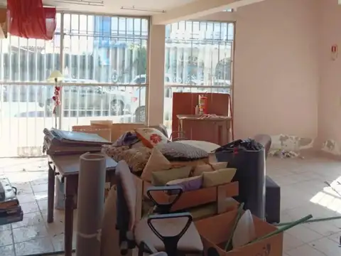 Local comercial en venta – Sobre Av. de Mayo