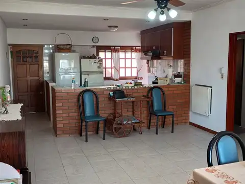 Depto Tipo Casa 3 ambientes con 2 baños