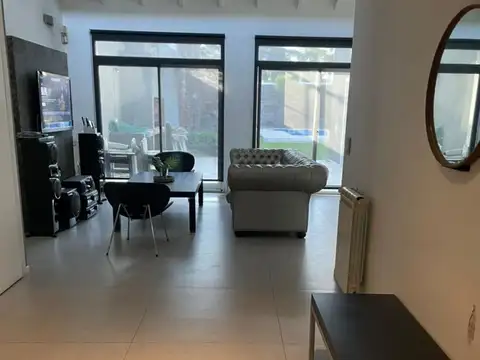 Casa en Venta en Castelar, USD 430.000