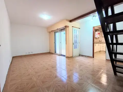 Depto Tipo Casa en Venta de 2 ambientes