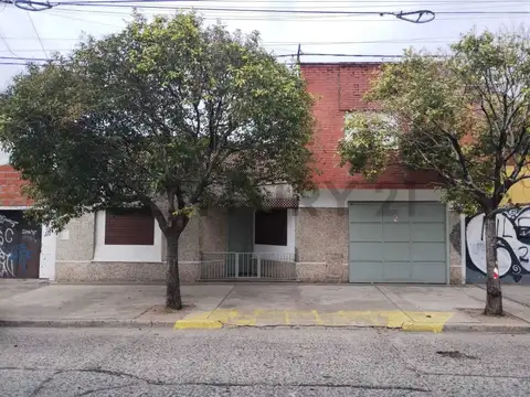 CASA PH EN VENTA EN LA PLATA