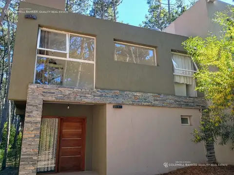 Casa en venta a 3 cuadras de la playa en Mar Azul