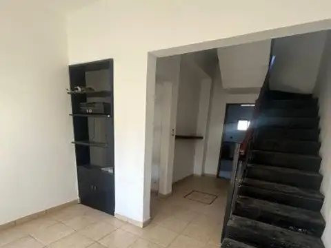 Depto Tipo Casa en Alquiler de 7 ambientes