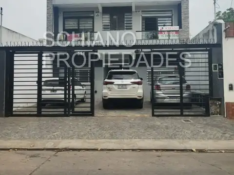 DEPARTAMENTO DE TRES AMBIENTES CON ESPACIO GUARDACOCHES. SIN EXPENSAS. QUILMES OESTE.