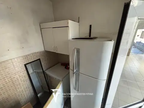 VENTA - CASA - LOTE PROPIO - TRES AMBIENTES - GARAGE/LOCAL - CIUDADELA