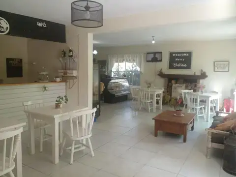 Casa 9 ambientes con 5 baños