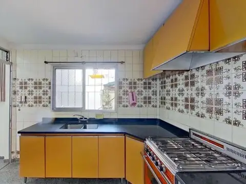 VENTA DE CASA EN LOTE PROPIO – 390 m² TOTALES – ALMAGRO