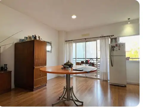 Venta monoambiente Parque Patricios con balcón