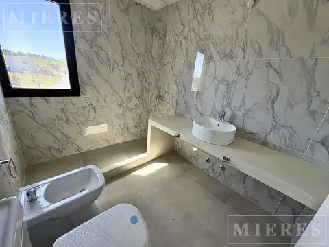 Casa en Venta al Oeste