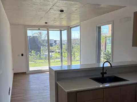 Departamento en Alquiler con 1 cocheras