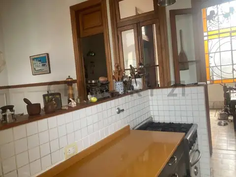 Oportunidad venta en Block Local Mas PH en Planta baja de 2 ambientes Mas PH en primer Piso 5 Ambien