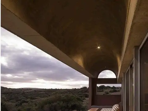 Chacra de 5 ha, con casa de diseño. Ruta 12 Pueblo Eden.